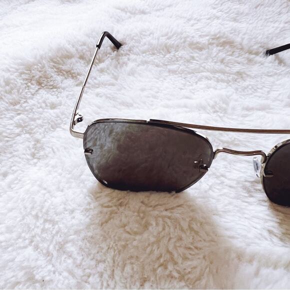 Leo Silver Polarized Sunglasses - Picture 3 of 15